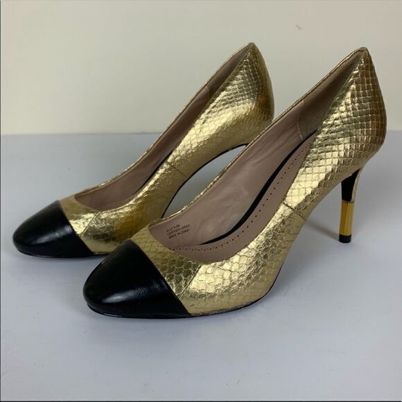 Pour La Victoire Elle Snakeskin Embossed Gold‎ Metallic Pumps w/Black Toe Cap
